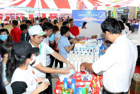 ‘Căn phòng mơ ước’ món quà thiết thực với công nhân khó khăn